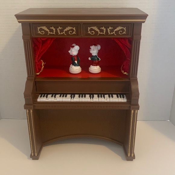 Holiday Magical Holiday Piano Christmas Holiday Toy Piano 12 Holiday Songs Twirling Mice